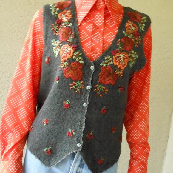 Gray Marled Vest Embroidered Front - Picture 5 of 9